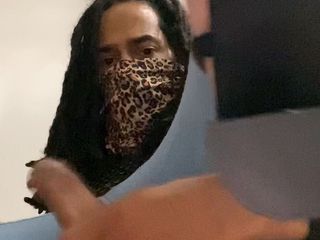 Kimora Creams: Trans menina cavalga vibrador de salto alto