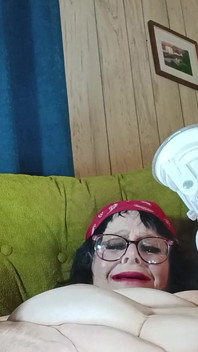 Big T Puts a Hurting and Shes a Squrting
