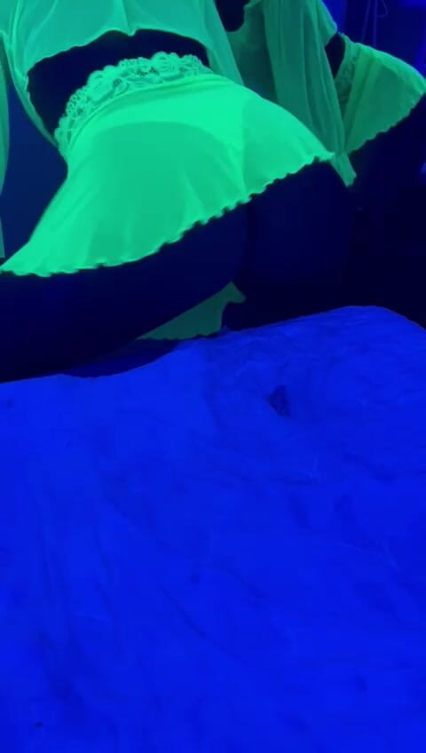 Caramela Sluty Wife: Neon Outfit Lingerie Twerk Twerking Perfect Body Booty Ass Girl