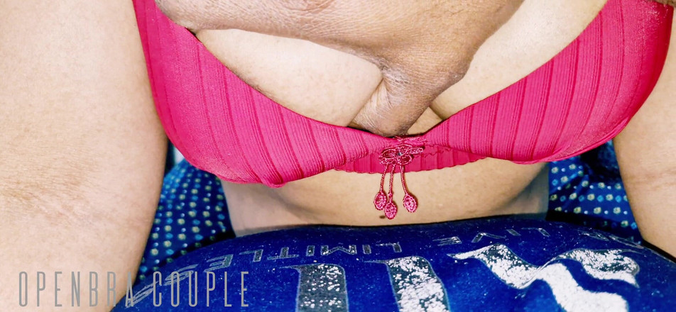 Openbra: Openbra stiefmoeder toont grote tieten met stiefzoon