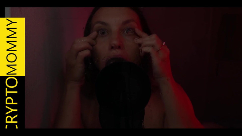 Crypto Mommy: चोदने लायक मम्मी गले में गहरे लंड लेना उभारने वाली आंखें