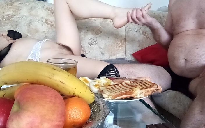Gottini44: Cunnilingus na śniadanie, Lizanie cipki żony