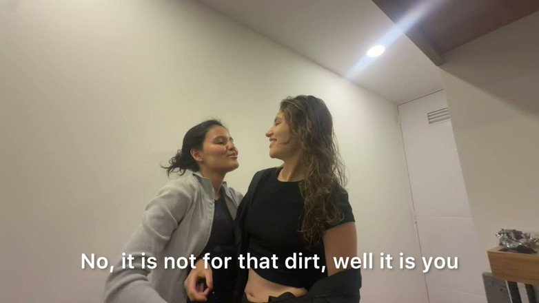 scarlettandc: We Fuck in a New Airbnb