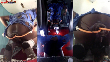 Ass Monkey: Kytice análního kolíku a roztahování vibrátoru