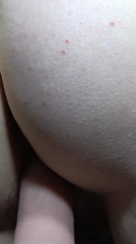 Calda schiava nuda anna scopa con la macchina del sesso