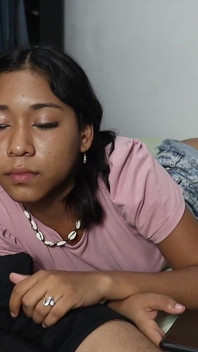 Abang tiri yang lagi sange ngentot dan ngentot satu sama lain untuk rekaman seks