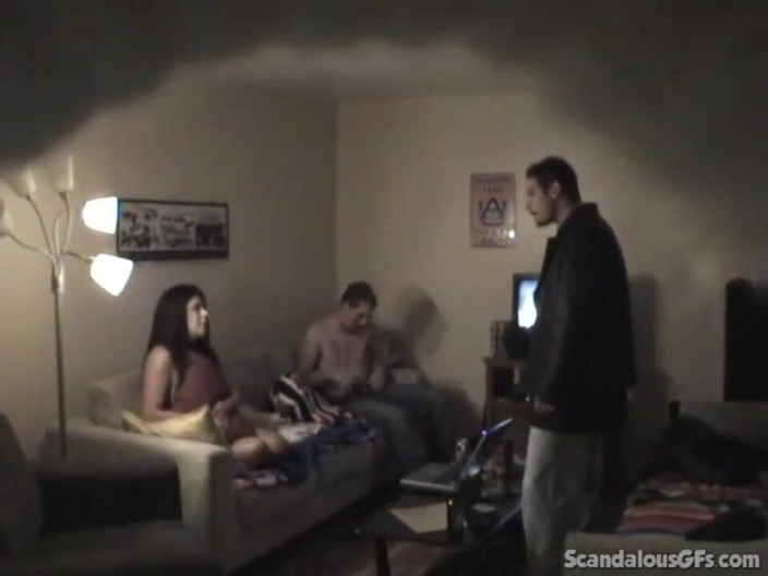 Scandalous GFs: Ma copine sexy et excitée profite d'une nuit avec un...