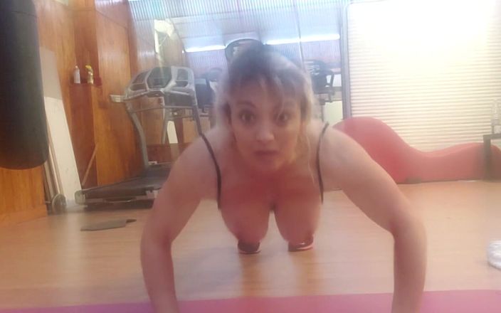 Mary Rider Pornstar: 젖탱이의 화요일 푸쉬업