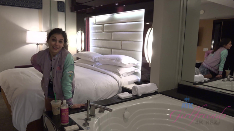 ATK Fans (Girlfriends): Vacanza virtuale a Las Vegas con Kacie Castle 1/3