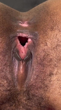 Ebenholz MILF Queefs für 10 Minuten