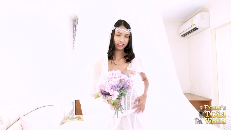 Franks Tgirl World: Gorgeous ladyboy bride Peach