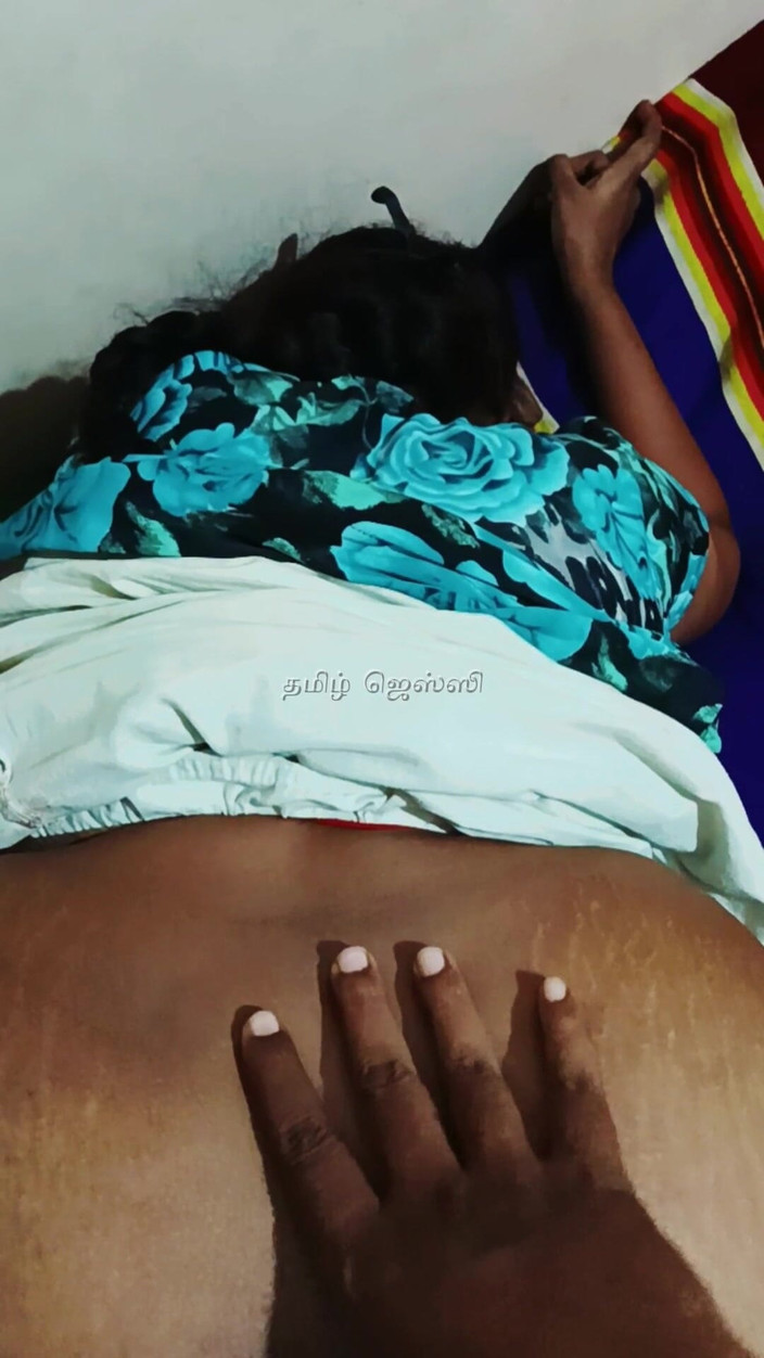 Tamil Jessy: Verrassingsbezoek van vriend 3