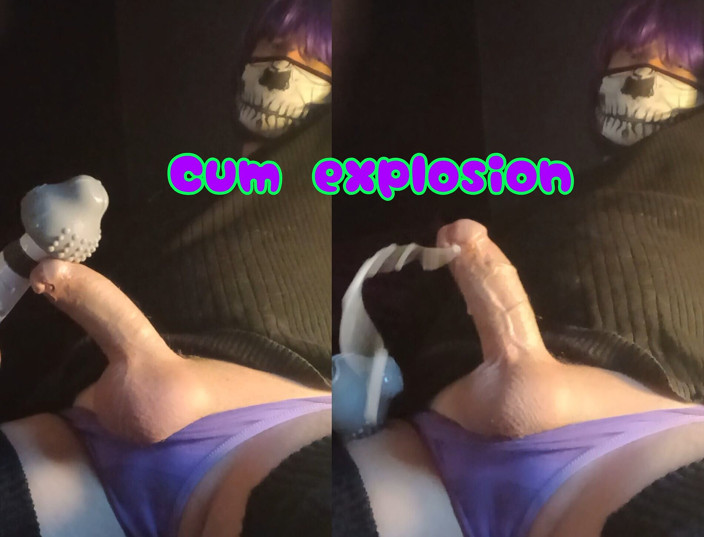 Raven LeSynn: Explosive orgasm from massager with Raven LeTrap