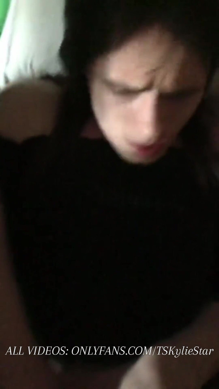 TS Kylie Star: Une demi-sœur trans la plus mignonne se fait baiser en...