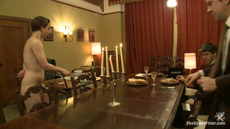 The Upper Floor by Kink: Sesiones de servicio: Shevon aprende a cocinar