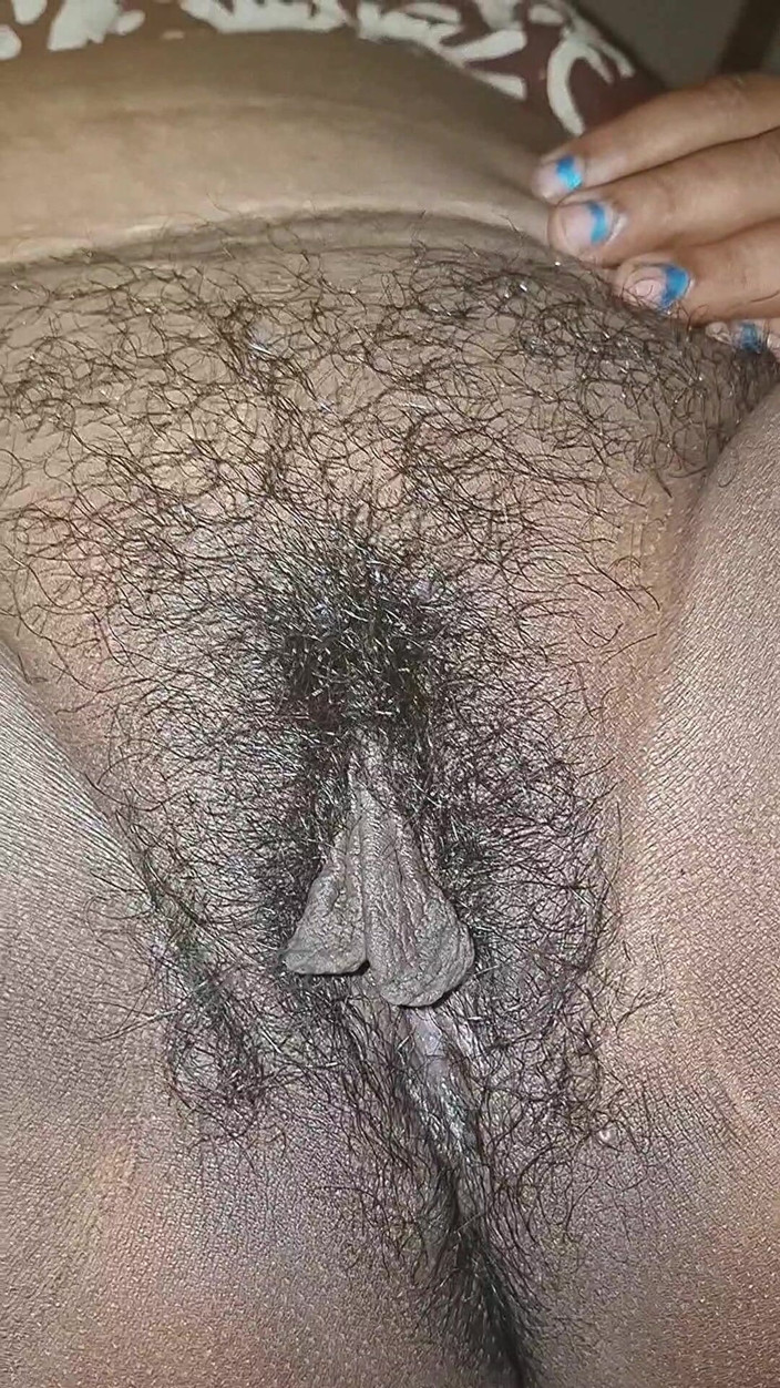 Indian aunty sex: Die dorffrau zeigt ihre große muschi