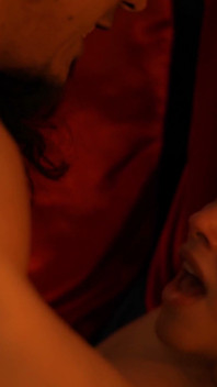 Prima dată când Selena Vega face sex cu un alt bărbat!