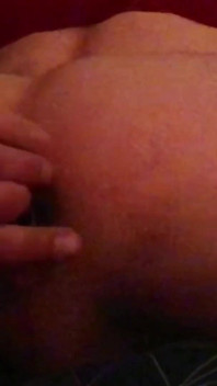 Brinquedo de vidro totalmente dentro da minha bunda!