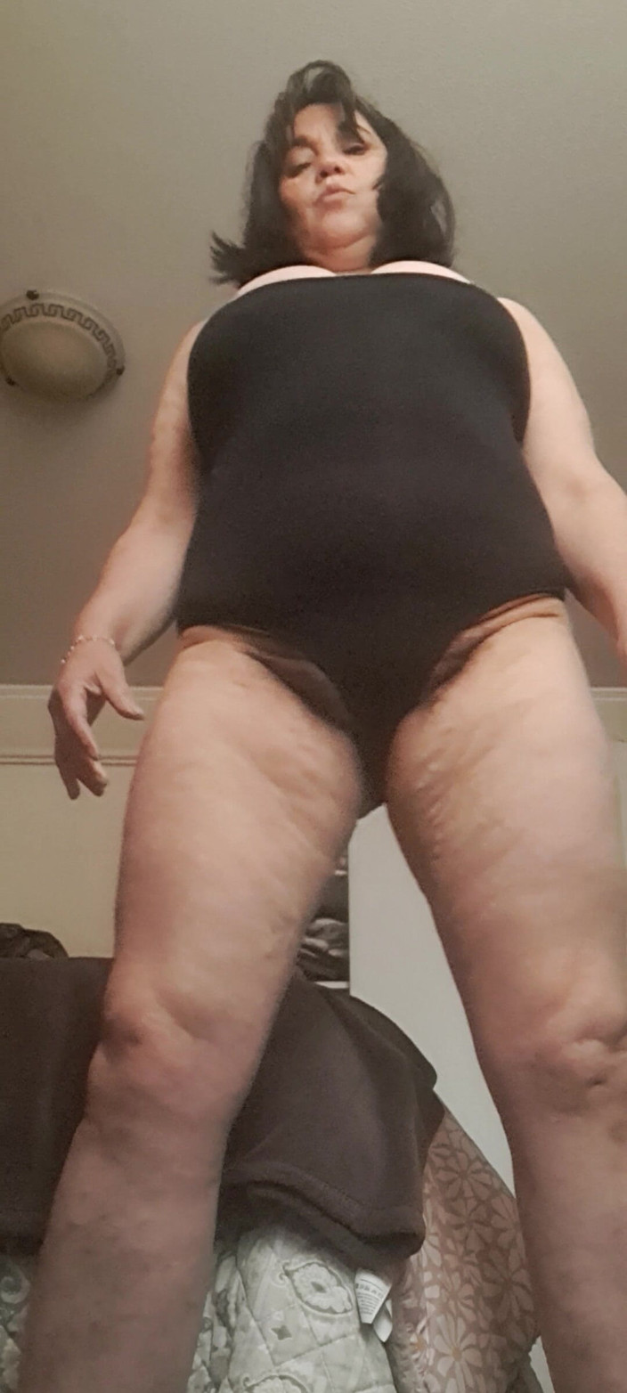 Mommy big hairy pussy: 性运动