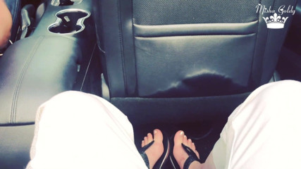 Goddess Misha Goldy: Godaan kaki di mustang cabriolet
