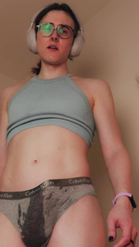 Sweaty, Horny & Distracted During Leg Day 4K