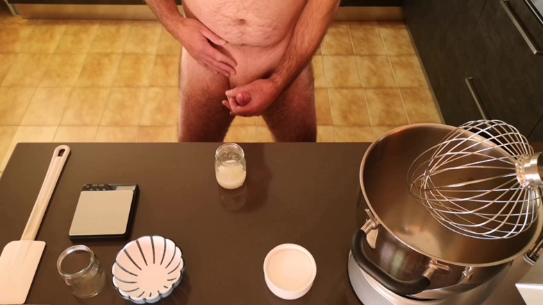 Cicci77: Pedro'nun son spermini topladıktan sonra Cicci77 özel tüm sperm meringues'i% 38'de hazırlıyor