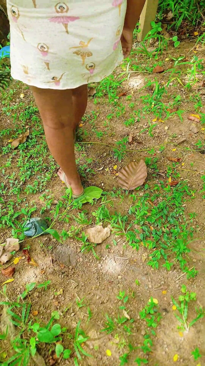 Tiyana: Delivary Guy Payed Homemade Hotwife to See Her Asshole