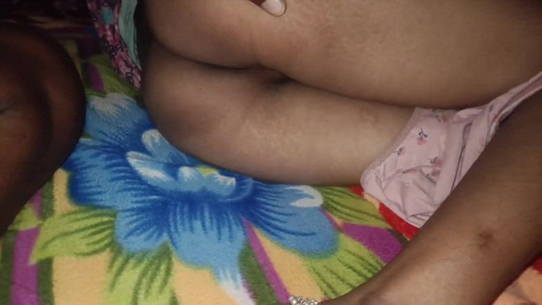 Telugubabhi: Desi indische dorffrau handjob ihrem ehemann, großer schwarzer schwanz und...