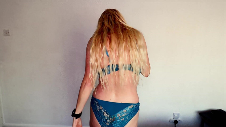 Britishmilf: NSFW lingerie prova