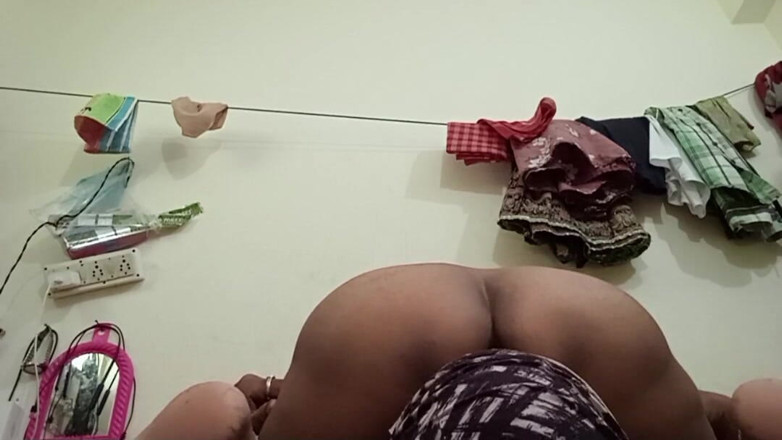 Real Couple 203: bari rasdaar gand vaali patni apne pati ke chehre par...
