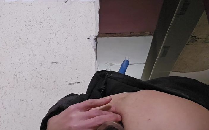 Chris_snoopy_91: Мега возбужденная на стройке, часть 2