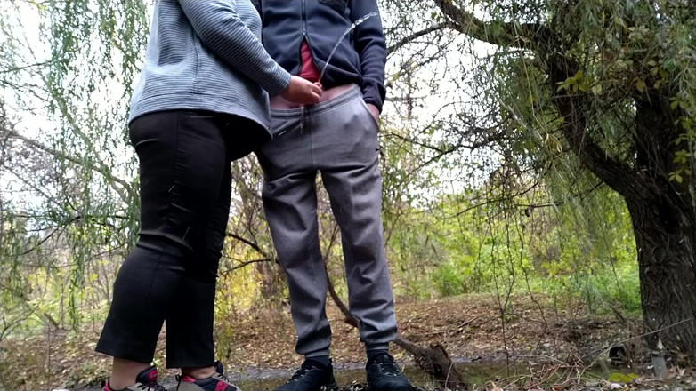 OurFetishLife: De zachtste handen van een stiefmoeder en mijn pik op...