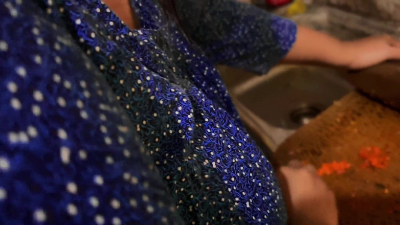 Aria Mia: MILF Hot Aunty in Kitchen, She Was Horny When Cocking,...