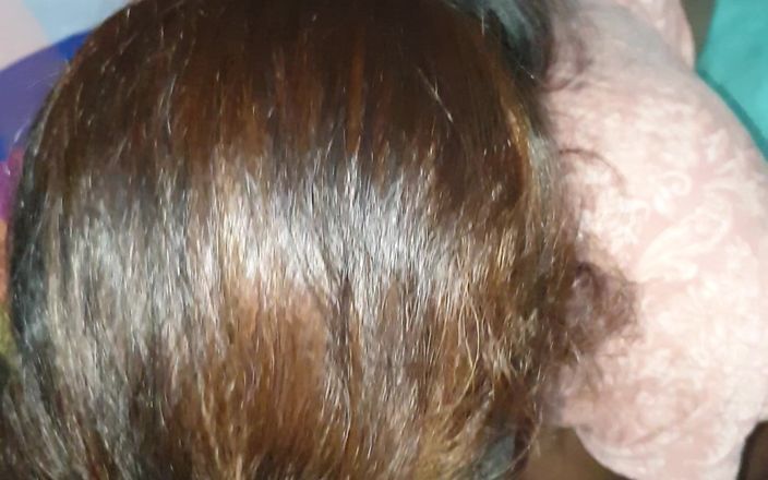 Tiyana: Istri nakal ini ludahin kontol besar suaminya sambil berlutut dan...