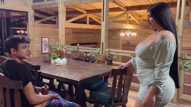 Anotonella-jones: Il mio figliastro mi sballa il culo mentre il suo...