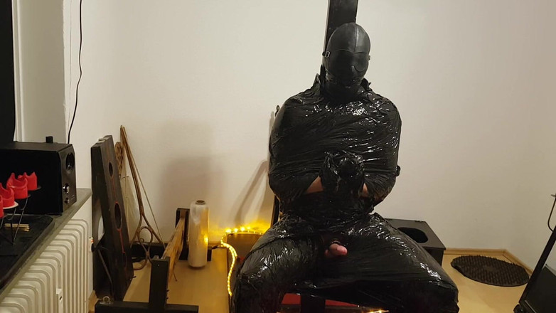 DOMINATRIX6: Foil Bondage Slave Bagian 2 - film cling mummified and edged to...