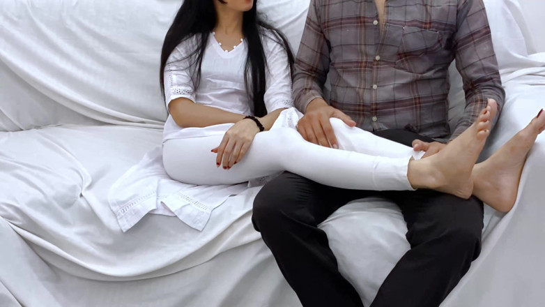 Desifilmy45: คลิปโรแมนติกและเซ็กส์เต็มเรื่องของฉันกับแม่เลี้ยงยาย พร้อมเรื่องราวสมบูรณ์