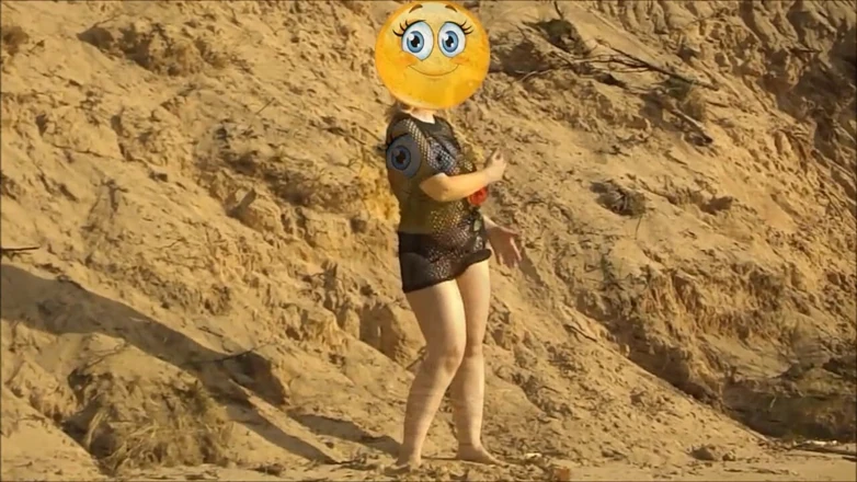 Lady Rose pee pee: On the Beach 15 - Big Butts and Piss.