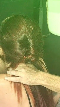 Soțul Își Ia soția Pentru Prima Dată În Gloryhole Pentru a Suge Și a Se Fute Cu Străini!