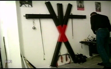 House of lords and mistresses in the spanking zone: Kinky mistress dominates a sub female