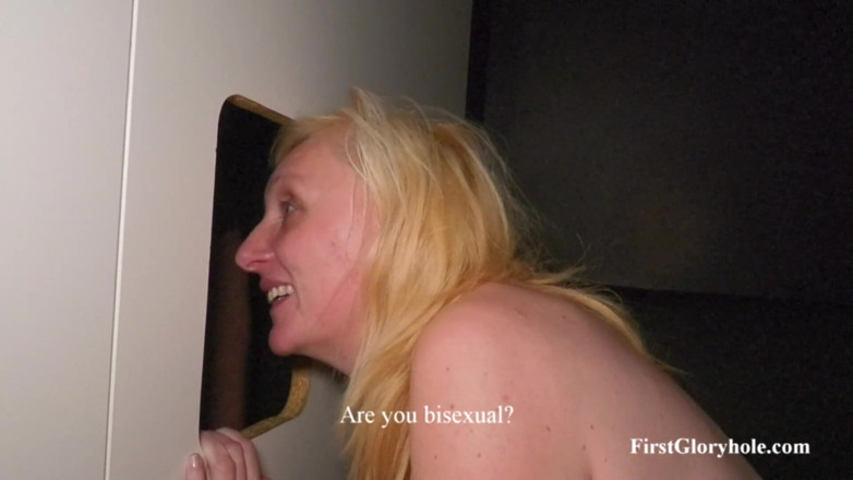 First Gloryhole: Femeie matură Lena - prima ei gaură în zid - gloryhole, partea numărul 3