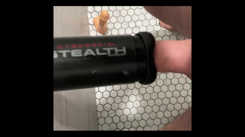 Trenton Ducati: Shower Play