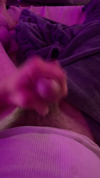 Ngocok beberapa video hot sambil nyari kencan grindrku selanjutnya