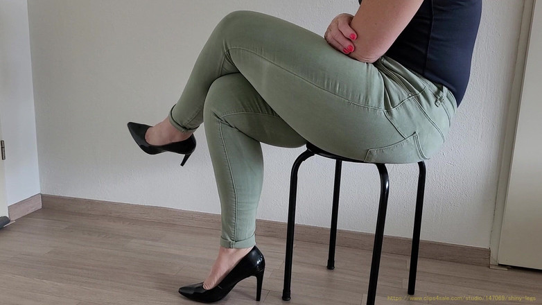 MisS Angel: グリーン太ももセクシージーンズとハイヒール