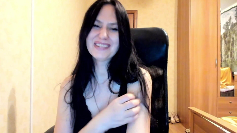 ANGELA_LADY: Spogliata scopata e vestita