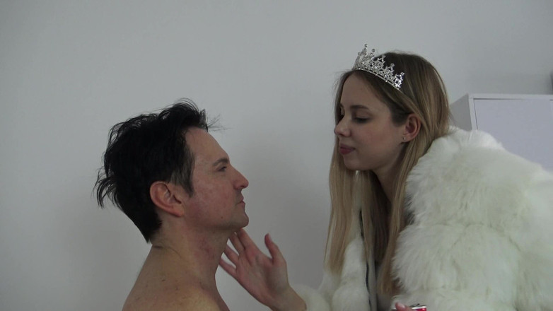 Femdom Austria: vysoká ploutev trénovat svého otroka!