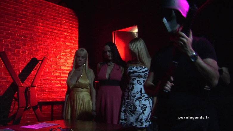 Estelle and Friends: Carmella Bing fait une compétition avec ses amis excités (4K)