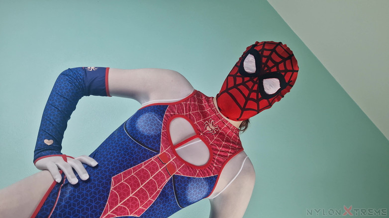 Nylon Xtreme: POV Elena Clarck Spider Blowjob