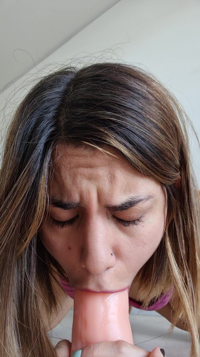 Sara Latina: Prima dată Ahegao în timp ce călărește un vibrator mare