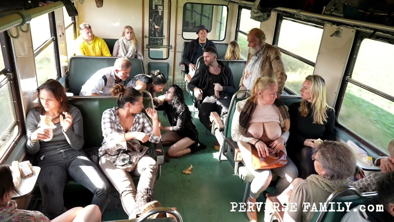 Perverse Family: Famiglia perversa 42.1 (stagione 4) Viaggio verso la ricchezza